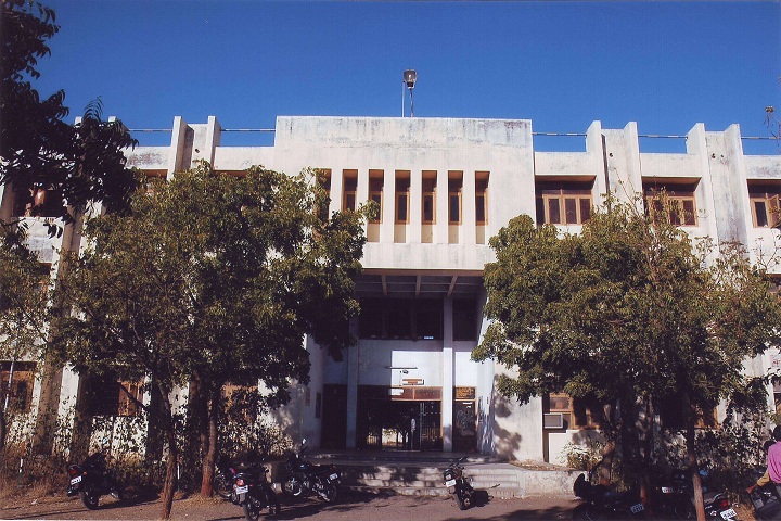 https://cache.careers360.mobi/media/colleges/social-media/media-gallery/11400/2019/3/19/Campus view of Government Polytechnic Jamnagar_Campus-view.jpg
